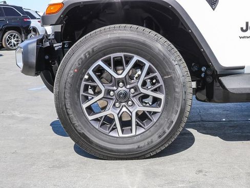 New 2026 Jeep Wrangler Unlimited Sahara AWD/4WD image 11