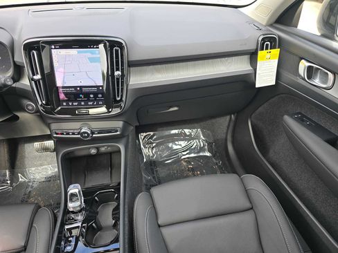 Used 2026 Volvo XC40 B5 Plus w/ Protection Package Premier AWD/4WD image 18