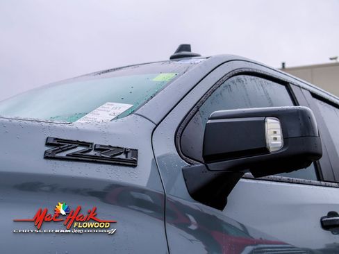 Used 2024 Chevrolet Silverado 1500 LT Trail Boss w/ LT Trail Boss Premium Package image 3