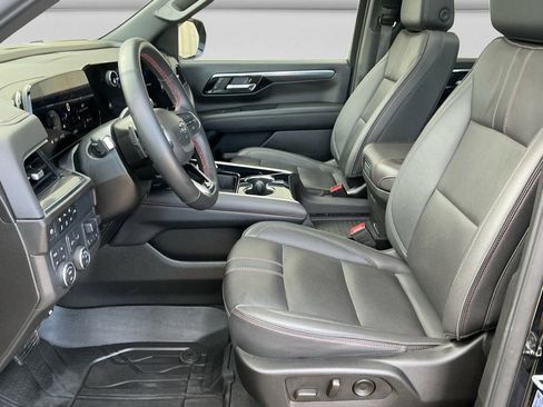 Used 2025 Chevrolet Suburban RST w/ RST Capability Package image 10