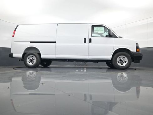 New 2026 GMC Savana 2500 Extended w/ Driver Convenience Package image 25