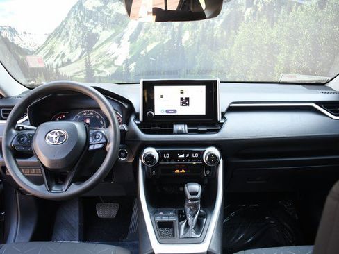 Used 2024 Toyota RAV4 XLE w/ Convenience Package FWD image 18