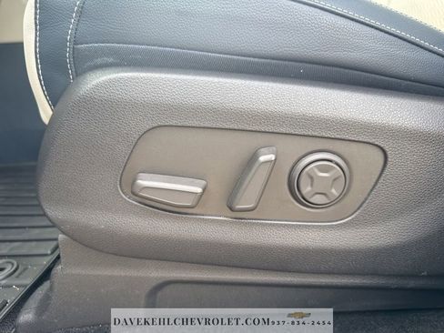 Used 2025 Kia Carnival SX Prestige image 18