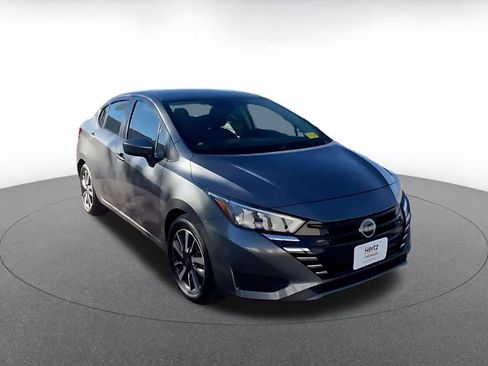 Used 2025 Nissan Versa SV image 3