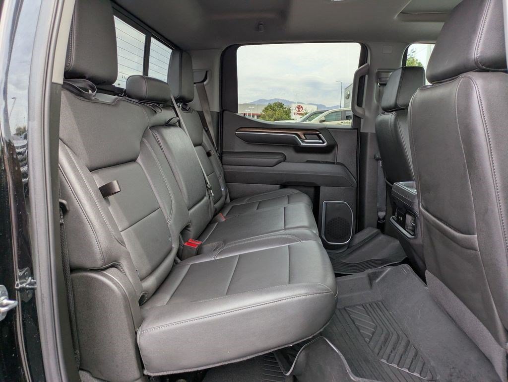 Used 2025 Chevrolet Silverado 1500 LT Trail Boss w/ Convenience Package II AWD/4WD image 31