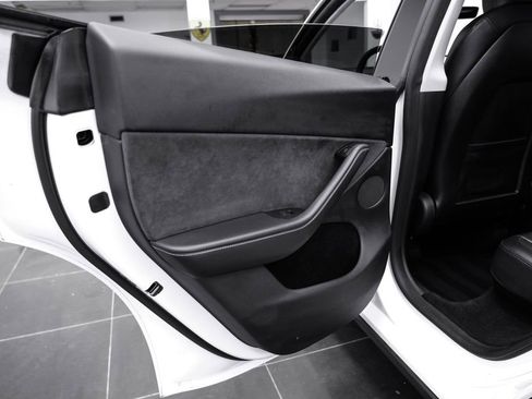 Used 2023 Tesla Model Y Long Range AWD/4WD image 45