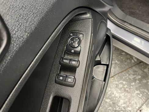 Used 2021 Ford EcoSport SE w/ SE Convenience Package image 9