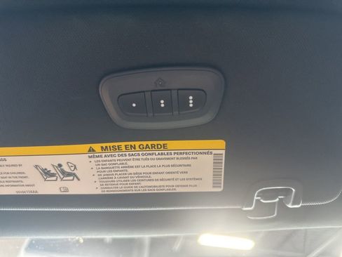 New 2025 Chrysler Pacifica Select FWD image 25