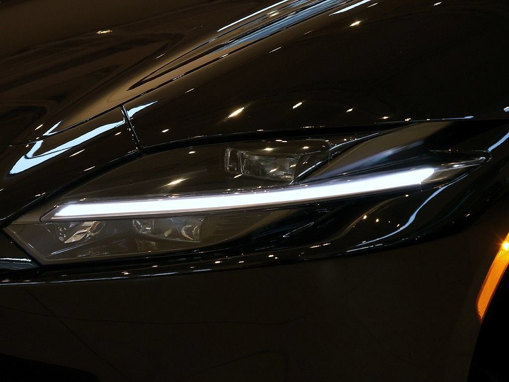 Certified 2025 Ferrari Roma Spider RWD image 58