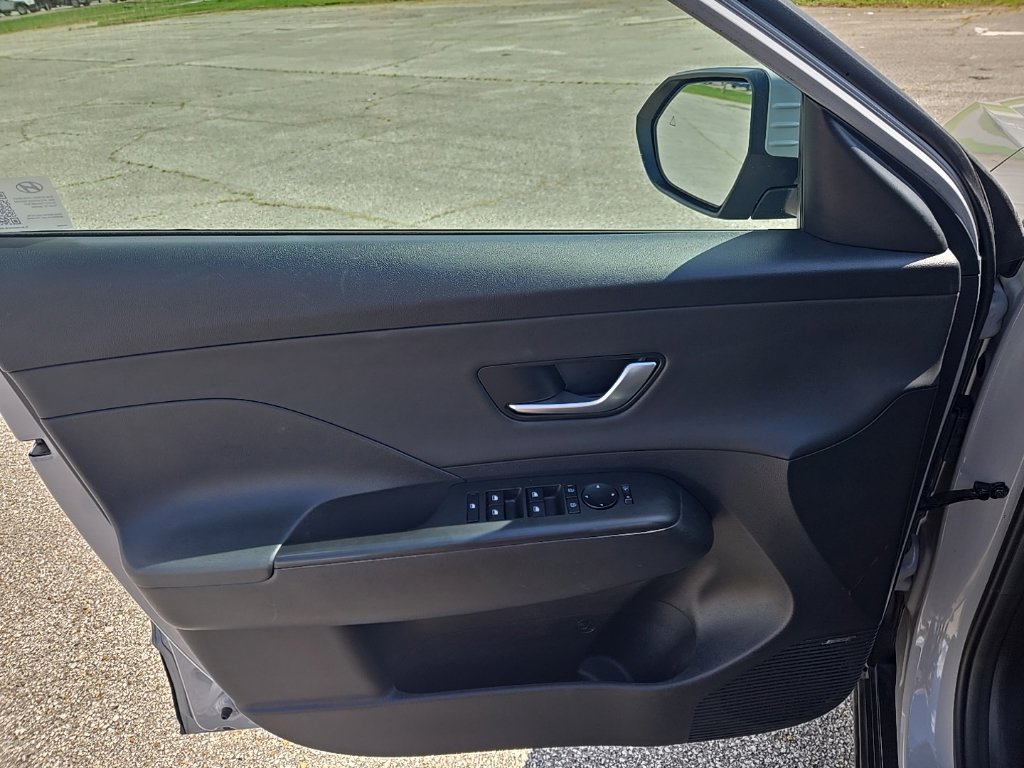 Used 2024 Hyundai Kona Limited FWD image 16