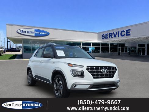 Certified 2026 Hyundai Venue SEL FWD image 1