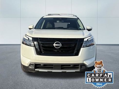 Used 2023 Nissan Pathfinder SL w/ Lighting Package (N92) image 4