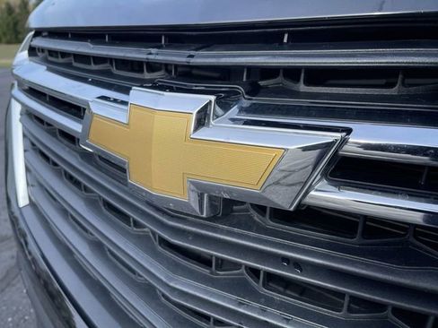 Used 2022 Chevrolet Traverse LS image 30