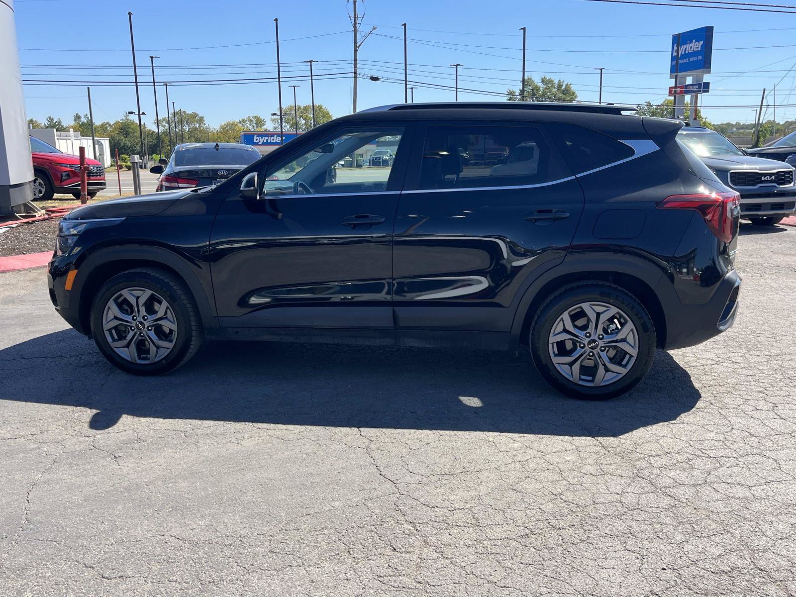 Used 2024 Kia Seltos S AWD/4WD image 4