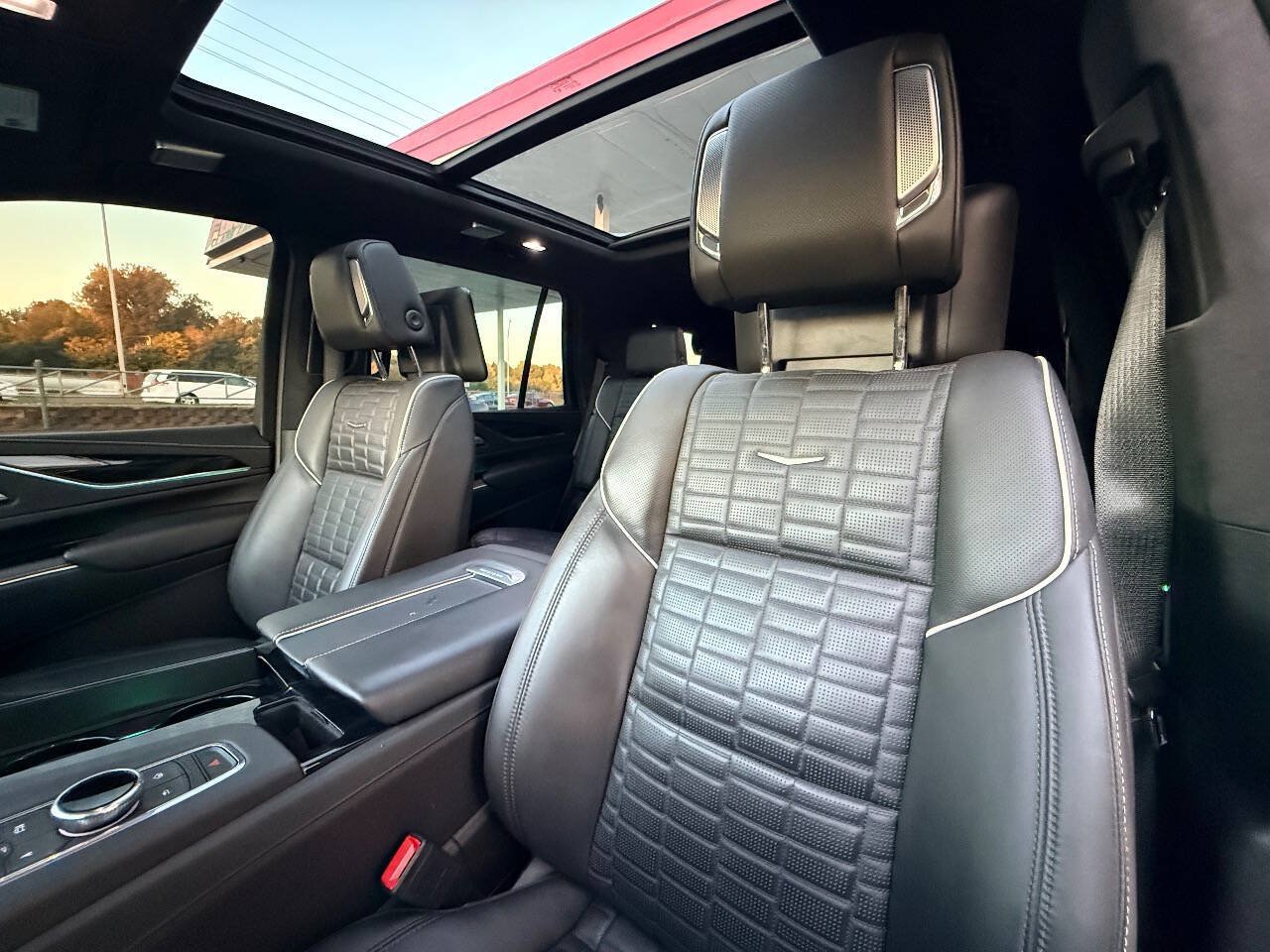 Used 2023 Cadillac Escalade V w/ LPO, Floor Liner Package AWD/4WD image 32