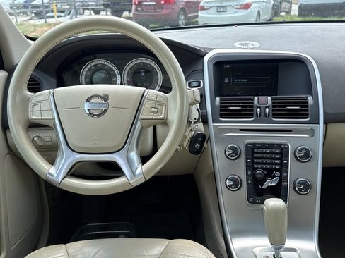 Used 2011 Volvo XC60 T6 AWD/4WD image 4