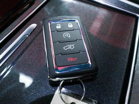Used 2024 Jeep Wagoneer 2WD image 24