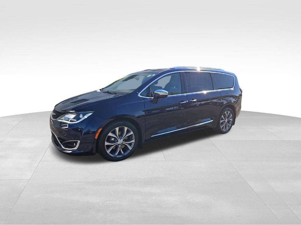 Used 2018 Chrysler Pacifica Limited w/ Tire & Wheel Group FWD image 1