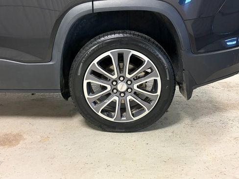 Used 2019 GMC Acadia SLT image 11