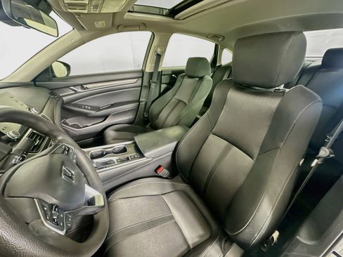Used 2018 Honda Accord EX image 13