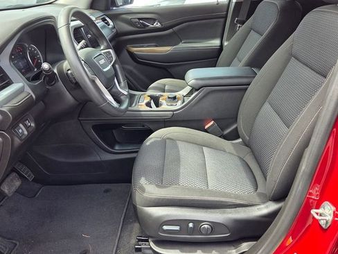 Used 2022 GMC Acadia SLE w/ Driver Convenience Package image 4