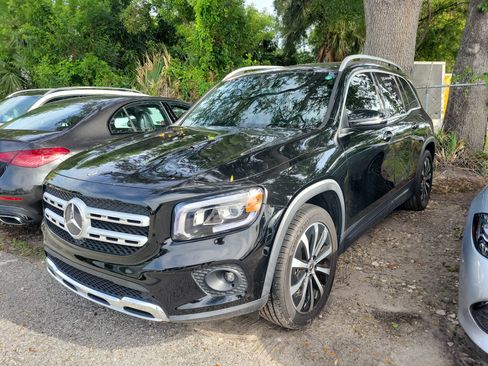 Used 2022 Mercedes-Benz GLB 250 image 1