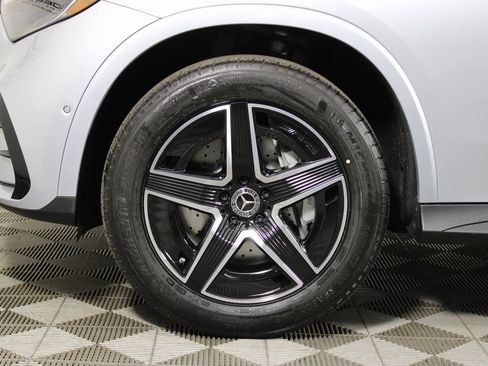 Used 2026 Mercedes-Benz GLC 300 4MATIC image 32