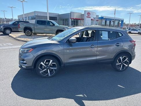 Used 2020 Nissan Rogue Sport SL w/ Premium Package image 11