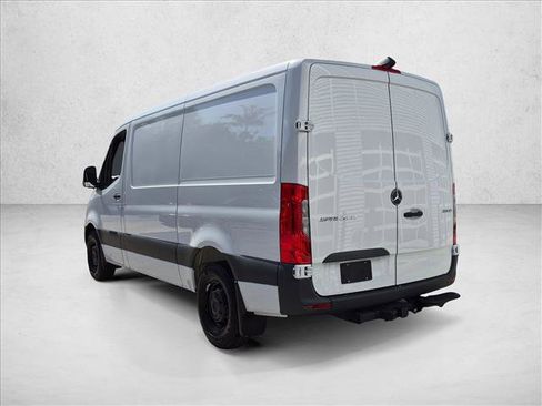 Used 2025 Mercedes-Benz Sprinter 2500 image 8
