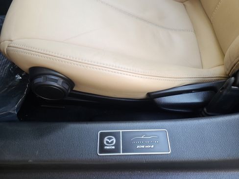 Used 2016 MAZDA MX-5 Miata Grand Touring RWD image 12