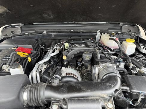 Used 2023 Jeep Gladiator Sport AWD/4WD image 34