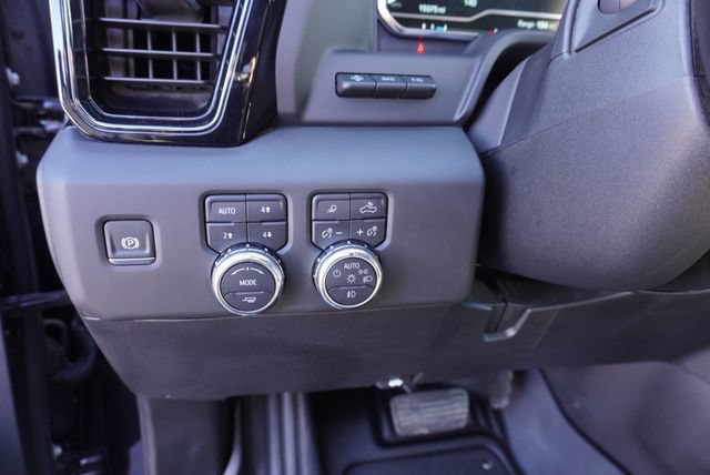 Used 2025 GMC Sierra 2500 AT4 w/ AT4 Premium Plus Package AWD/4WD image 30