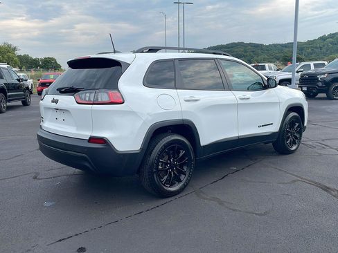 Used 2023 Jeep Cherokee Altitude Lux AWD/4WD image 5