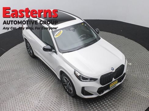 Used 2023 BMW X1 xDrive28i w/ M Sport Package AWD/4WD image 3