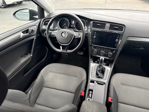 Used 2019 Volkswagen e-Golf SE w/ Driver Assistance Package image 18