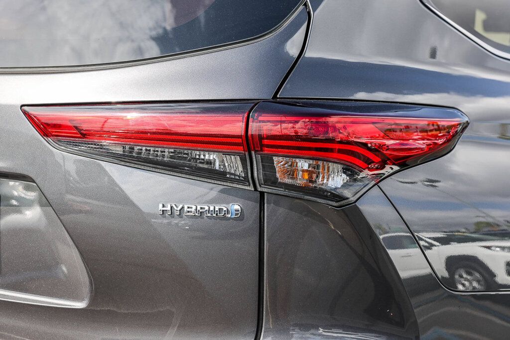 Used 2023 Toyota Highlander Platinum AWD/4WD image 28