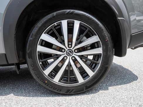 Used 2023 Nissan Pathfinder Platinum AWD/4WD image 37
