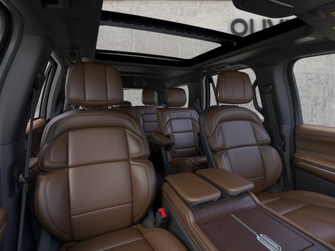 New 2026 Lincoln Navigator Reserve AWD/4WD image 10