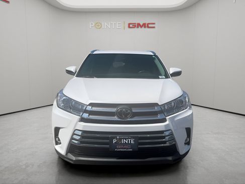 Used 2019 Toyota Highlander Limited AWD/4WD image 8