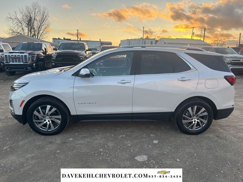 Used 2023 Chevrolet Equinox Premier image 2
