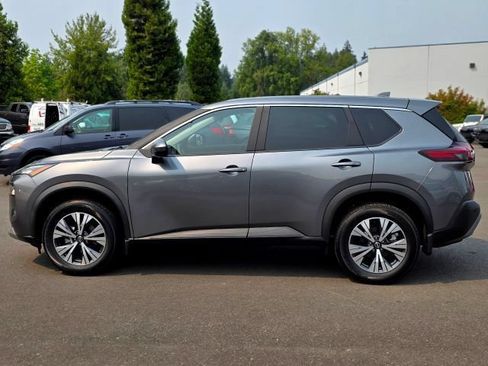 Used 2023 Nissan Rogue SV FWD image 4