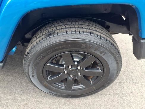 Used 2014 Jeep Wrangler Unlimited Sahara image 7