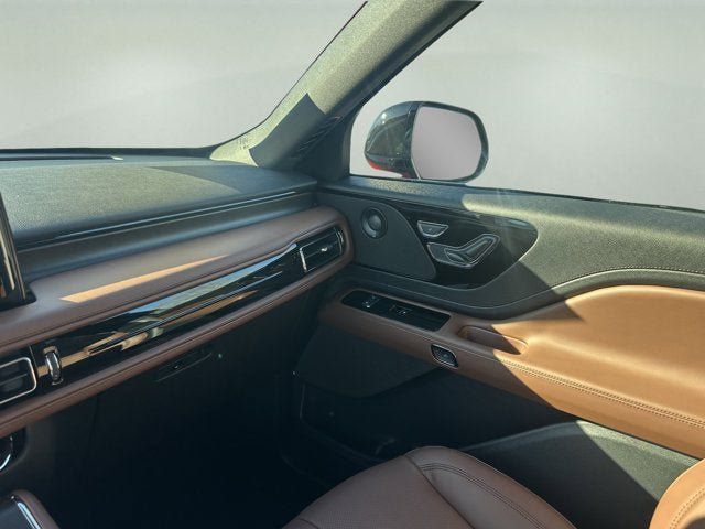 New 2026 Lincoln Aviator Reserve AWD/4WD image 17