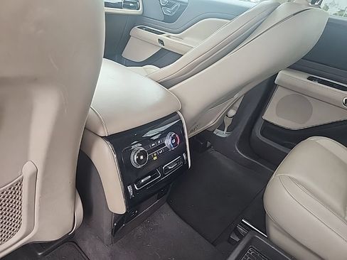 Used 2022 Lincoln Aviator 2WD w/ Premium Package image 21