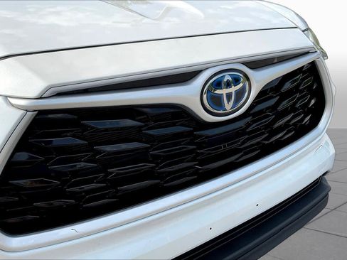 Used 2022 Toyota Highlander Bronze Edition AWD/4WD image 30