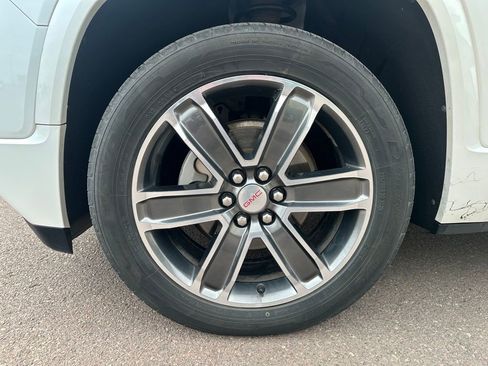 Used 2018 GMC Acadia Denali w/ Technology Package image 42