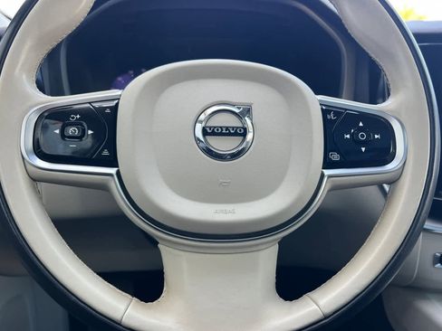 Used 2023 Volvo XC60 B5 Core image 28