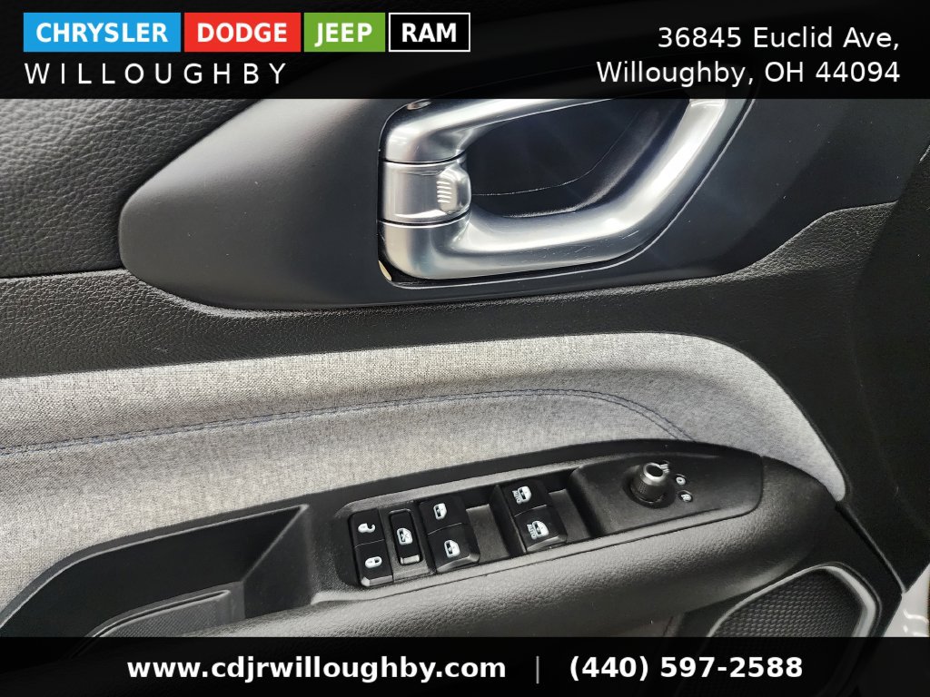 Used 2024 Jeep Compass Latitude AWD/4WD image 12