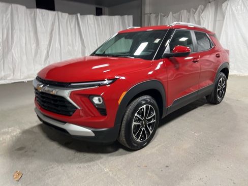 New 2026 Chevrolet TrailBlazer LT FWD image 3