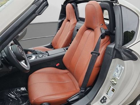 Used 2023 MAZDA MX-5 Miata Grand Touring RWD image 12